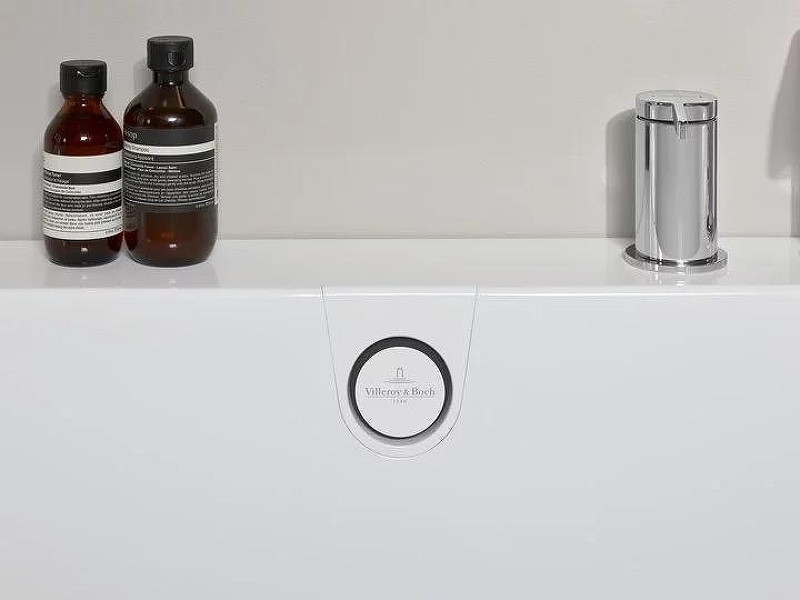 Квариловая ванна Villeroy&Boch Oberon 2.1 180x80 R UBQ180OBN9CR00VD01 цвет Альпийский белый